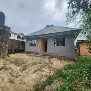 5bdrm Bungalow in Alakia for rent