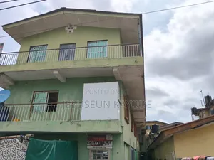 2bdrm Apartment in Fola Agoro Axis for rent