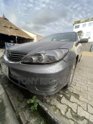 Toyota Camry 2005 Gray