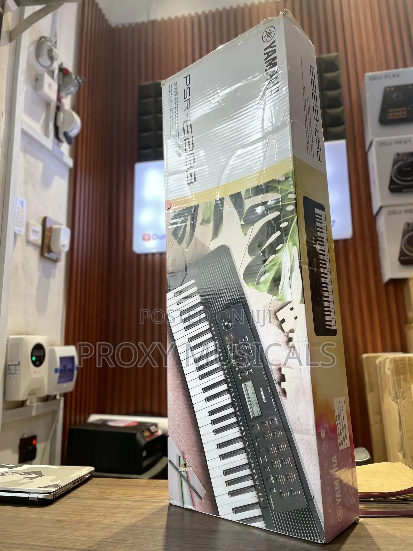 PSR-E283 61-Key Portable Keyboard Yamaha