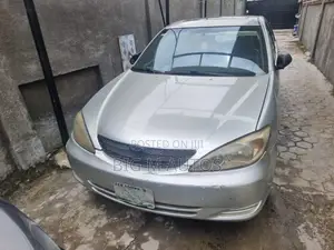 Toyota Camry LE 4dr Sedan (2.4L 4cyl 4A) 2004 Silver