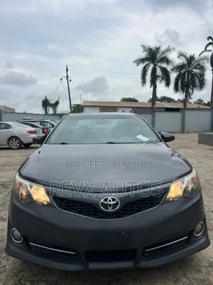 Toyota Camry SE 4dr Sedan (2.5L 4cyl 6A) 2012 Gray