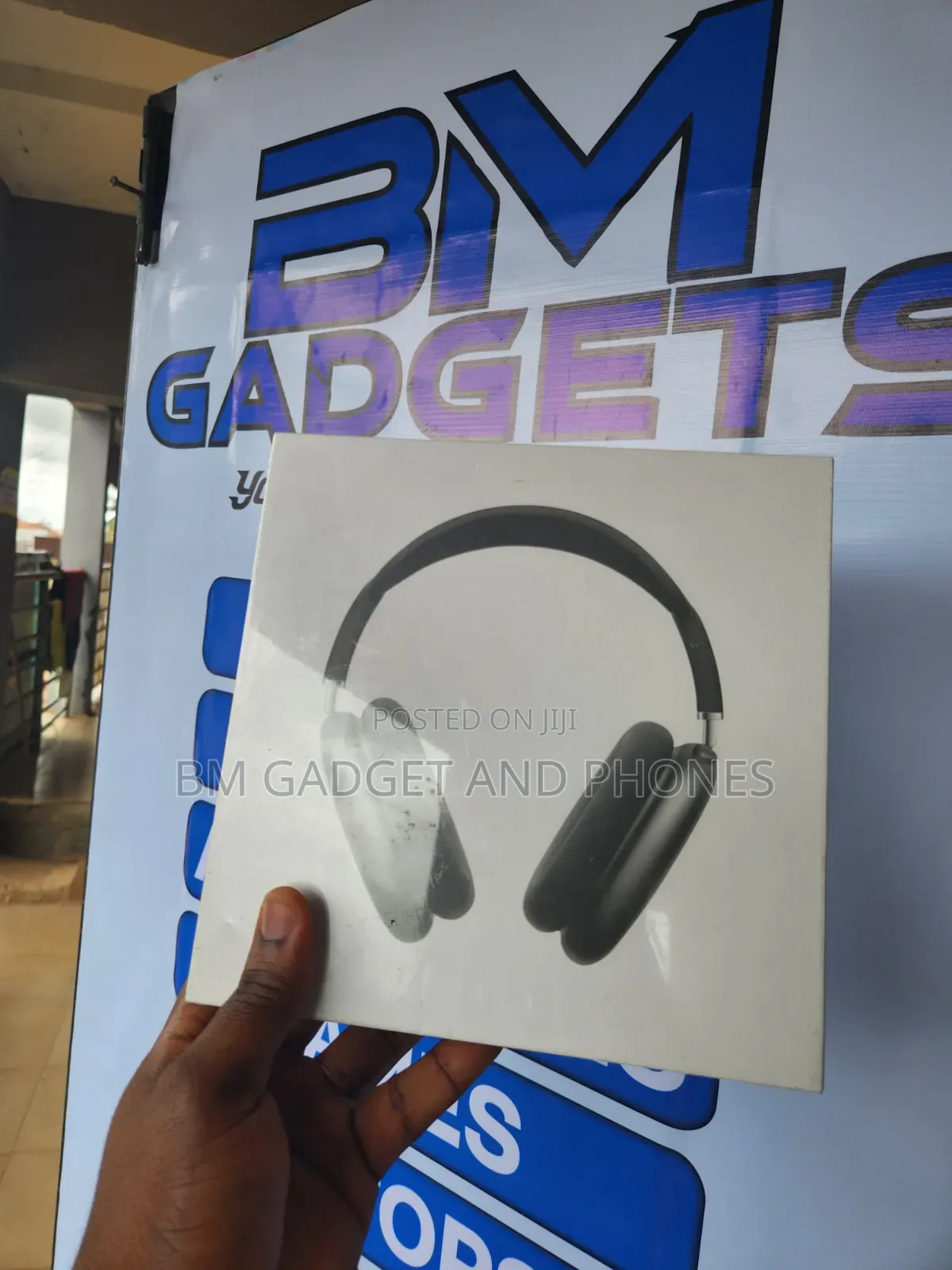 🎧 Apple Headset Clone – Premium Wireless Bluetooth Headphones