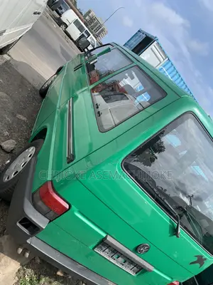 Volkswagen Transporter 2000 Green