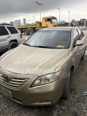 Toyota Camry XLE 4dr Sedan (2.4L 4cyl 5A) 2009 Gold