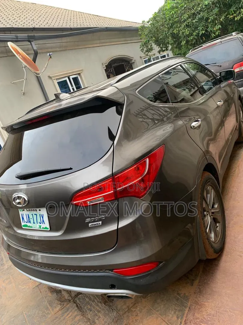 Hyundai Santa Fe SE 2012 Gray