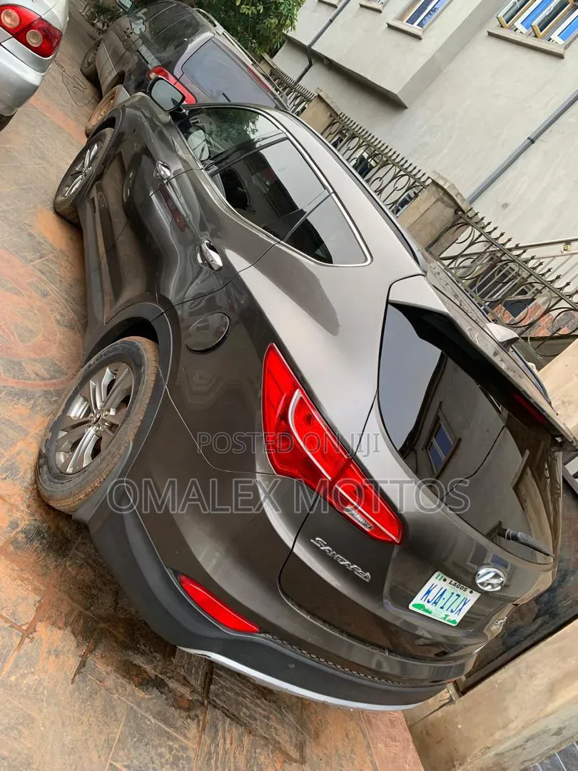 Hyundai Santa Fe SE 2012 Gray