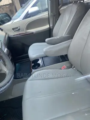 Toyota Sienna 2012 Black