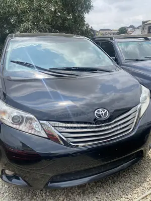 Toyota Sienna 2012 Black