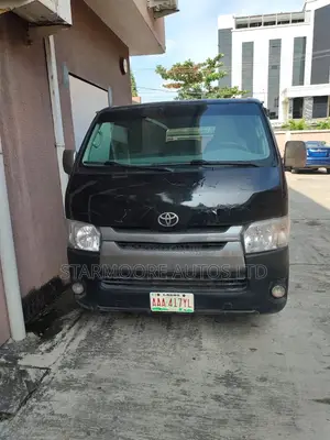 Toyota HiAce 2012 Black