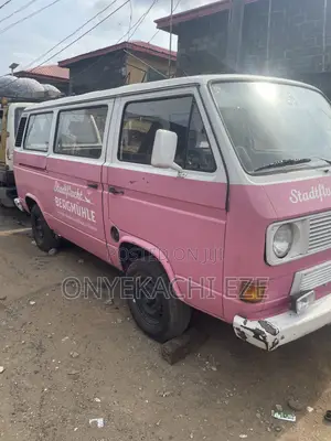 Volkswagen Transporter 2003 Pink