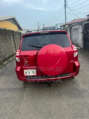Toyota RAV4 2010 Red