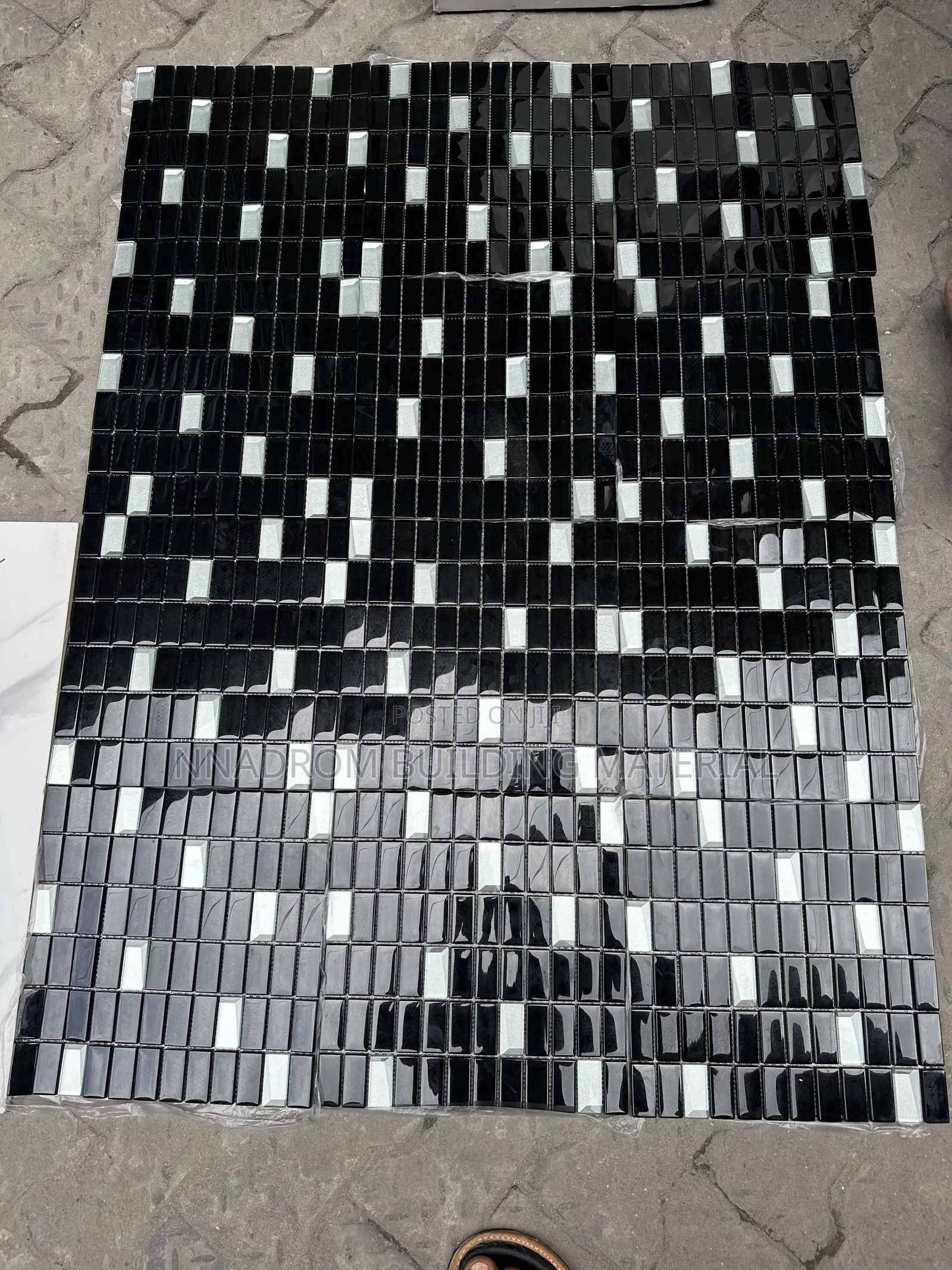 Black Thick Glasses Mosaic