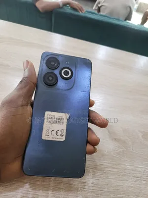 Infinix Smart 8 64 GB Black