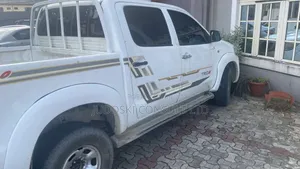 Toyota Hilux 2012 White