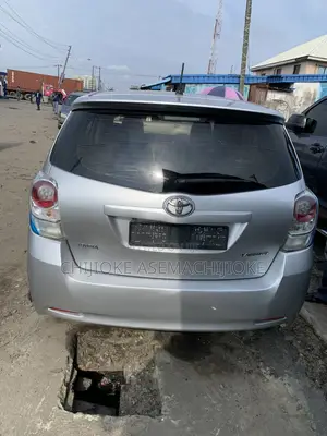 Toyota Corolla LE 4dr Sedan (1.8L 4cyl 4A) 2010 Silver