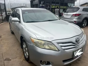 Toyota Camry 2010 Silver