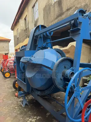 700L Heavy-Duty Concrete Mixer With Hoist