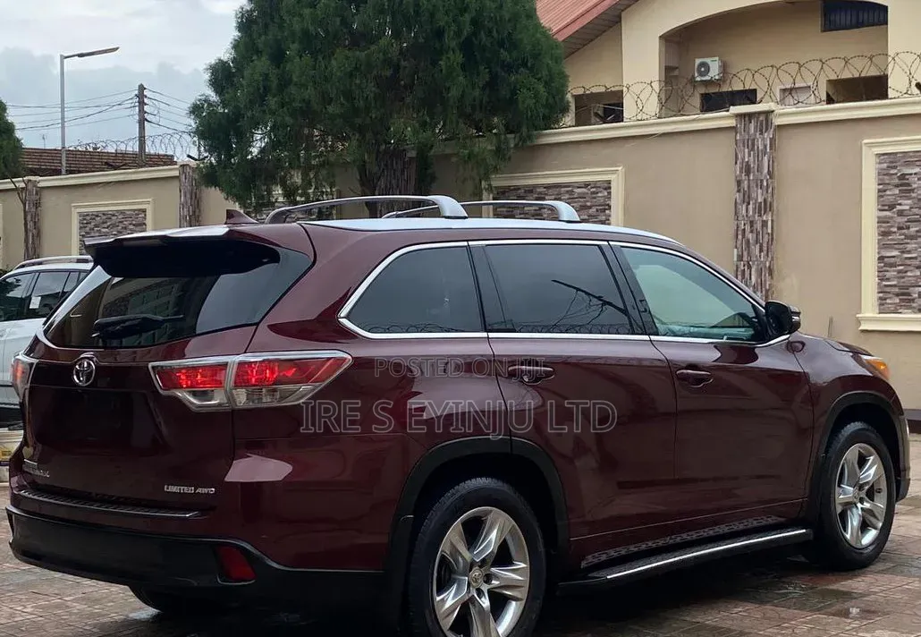 Toyota Highlander 2015 Red