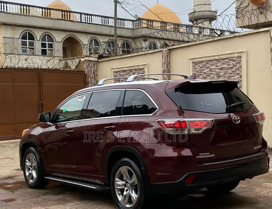 Toyota Highlander 2015 Red
