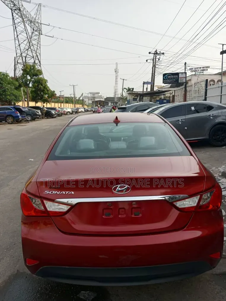 Hyundai Sonata 2014 Red