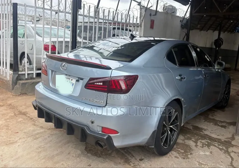 Lexus IS 250 2009 Blue