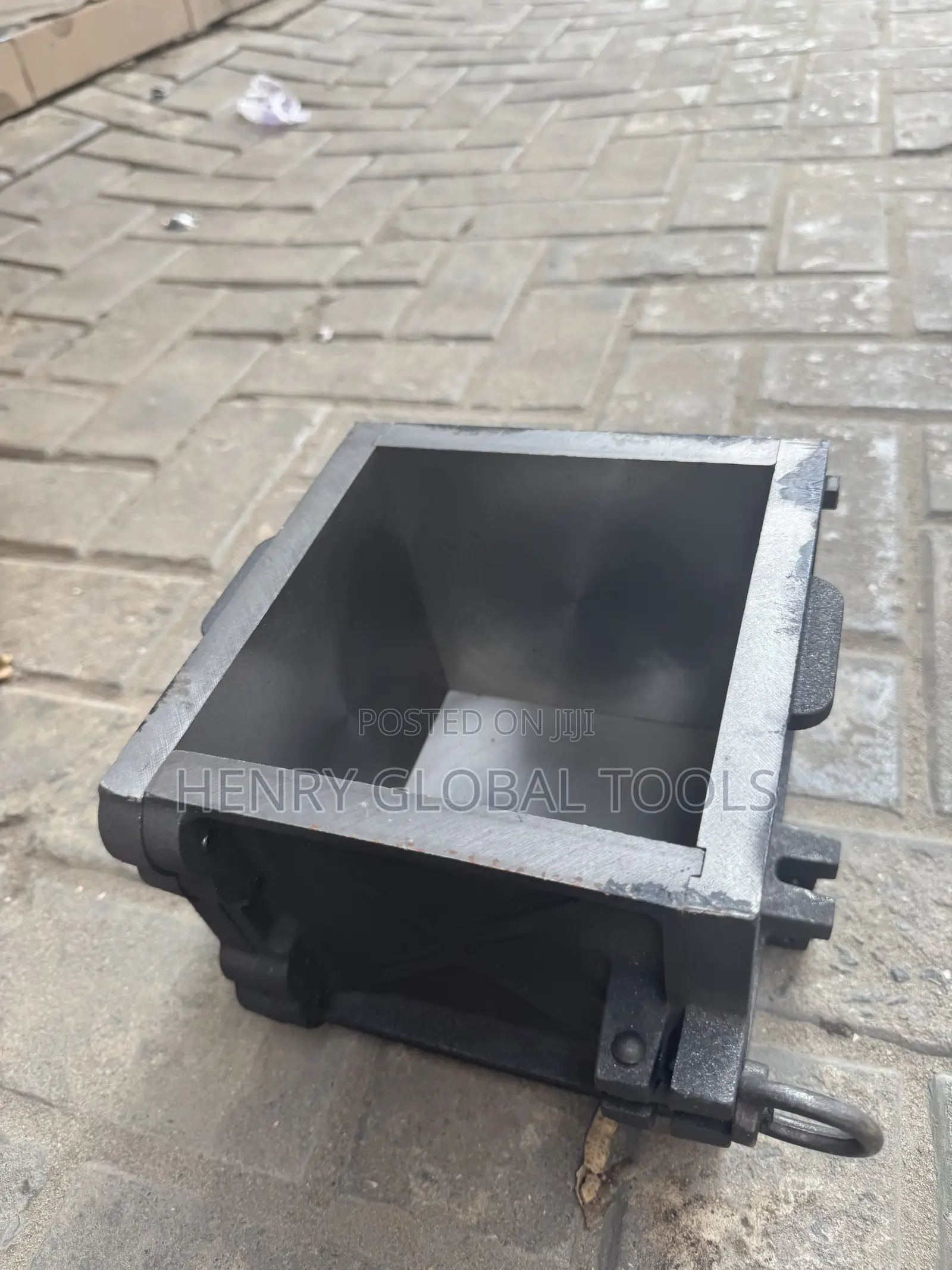 Heavy-Duty Concrete Cube Mould – Concrete Testing Mould