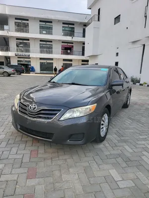 Toyota Camry LE 4dr Sedan (2.5L 4cyl 6AM) 2010 Gray