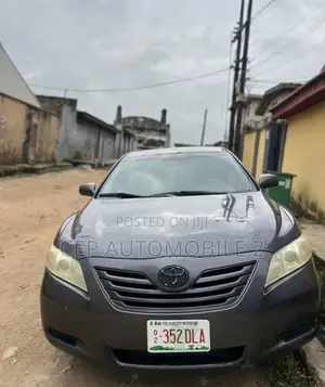 Toyota Camry LE 4dr Sedan (2.4L 4cyl 5A) 2008 Gray