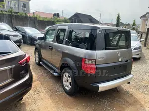 Honda Element EX 4WD Automatic 2006 Black