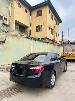 Toyota Camry LE 4dr Sedan (2.5L 4cyl 6A) 2014 Black