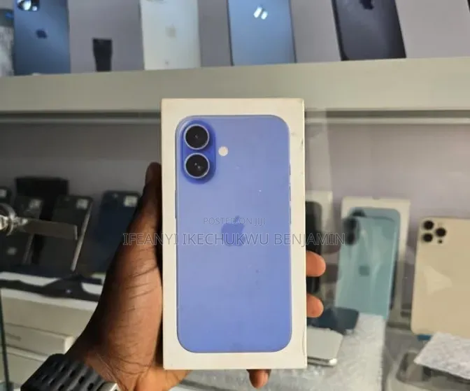 New Apple iPhone 16 128 GB Blue
