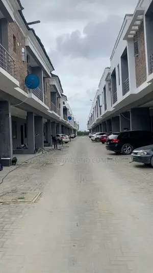 3bdrm House in Romax Homes 12, Lekki Expressway for rent