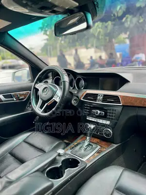 Mercedes-Benz C300 2013 Blue