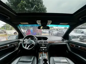 Mercedes-Benz C300 2013 Blue