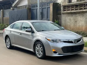 Toyota Avalon XLE Sedar FWD (3.5L 6cyl 6A) 2013 Silver
