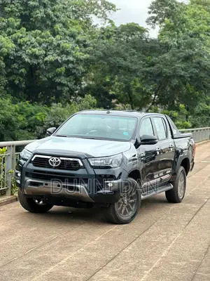Toyota Hilux 2025 Black