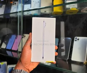 New Apple iPhone 17 256 GB Silver