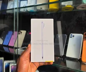 New Apple iPhone 17 256 GB Silver