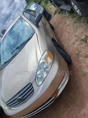 Toyota Corolla 2004 Gold
