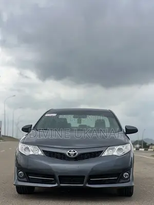 Toyota Camry SE 4dr Sedan (3.5L 6cyl 6A) 2014 Gray