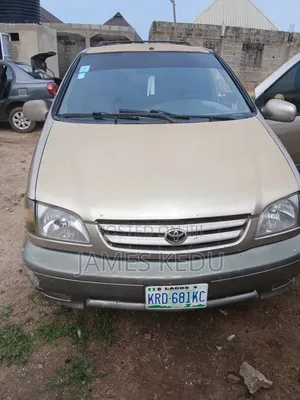 Toyota Sienna 2011 Gold