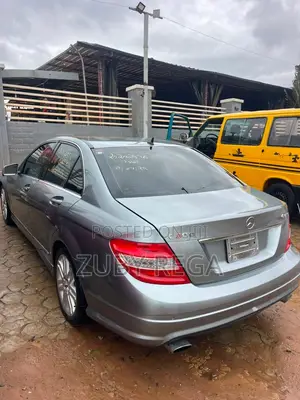 Mercedes-Benz C300 2011 Gray