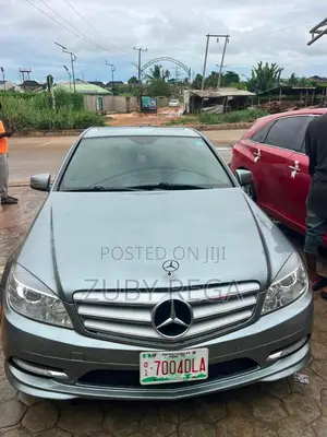 Mercedes-Benz C300 2011 Gray