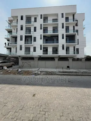 2bdrm Apartment in Lekki Phase 1 for rent