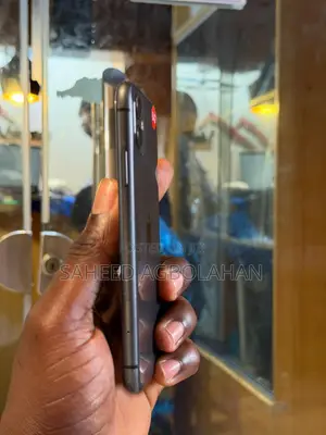 Apple iPhone 11 64 GB Black