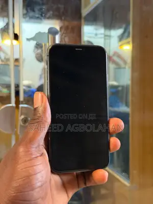 Apple iPhone 11 64 GB Black