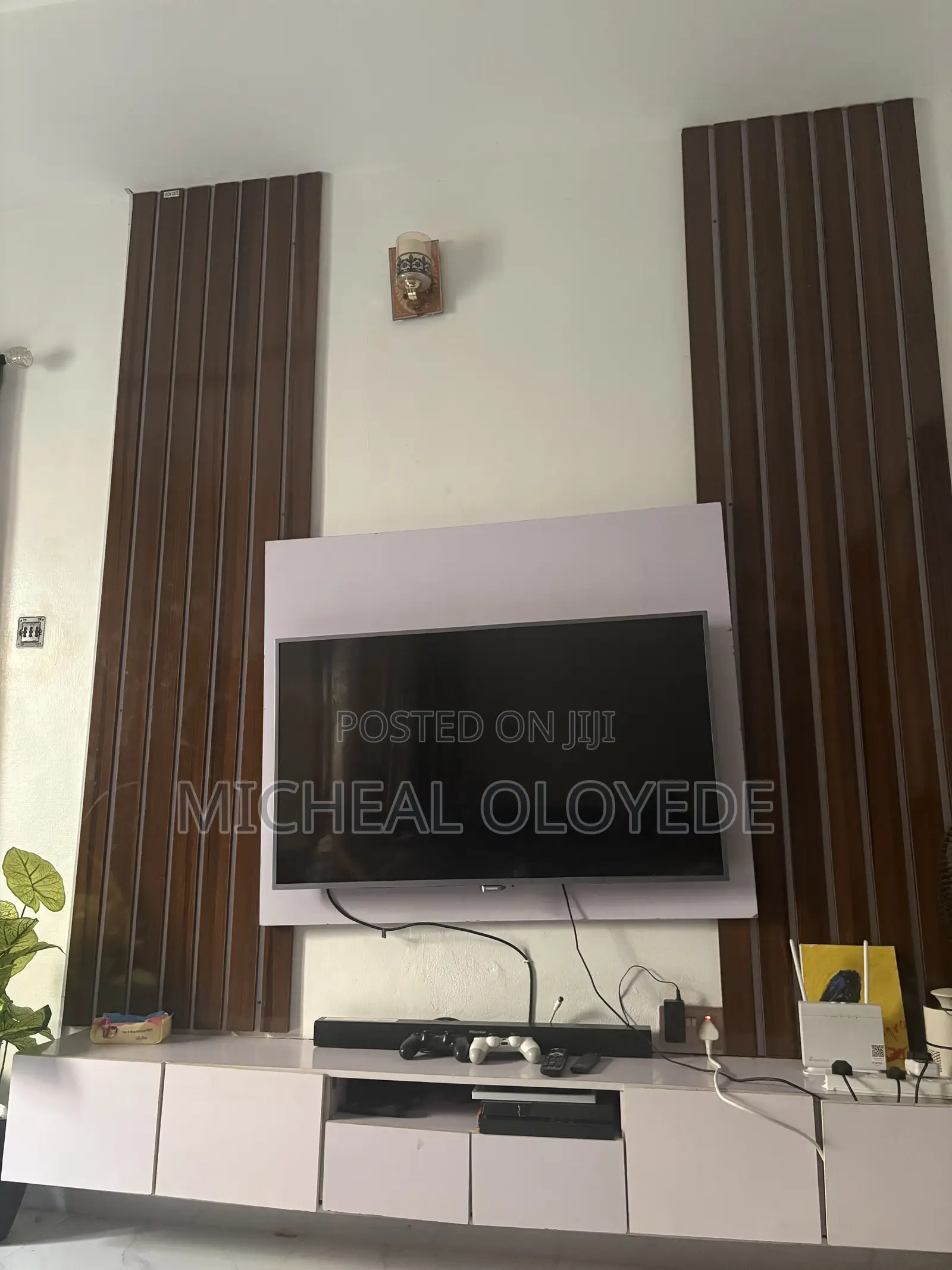 Wall Console
