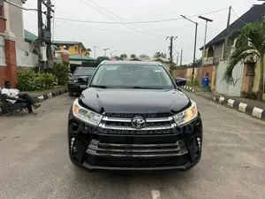 Toyota Highlander SE 2019 Black