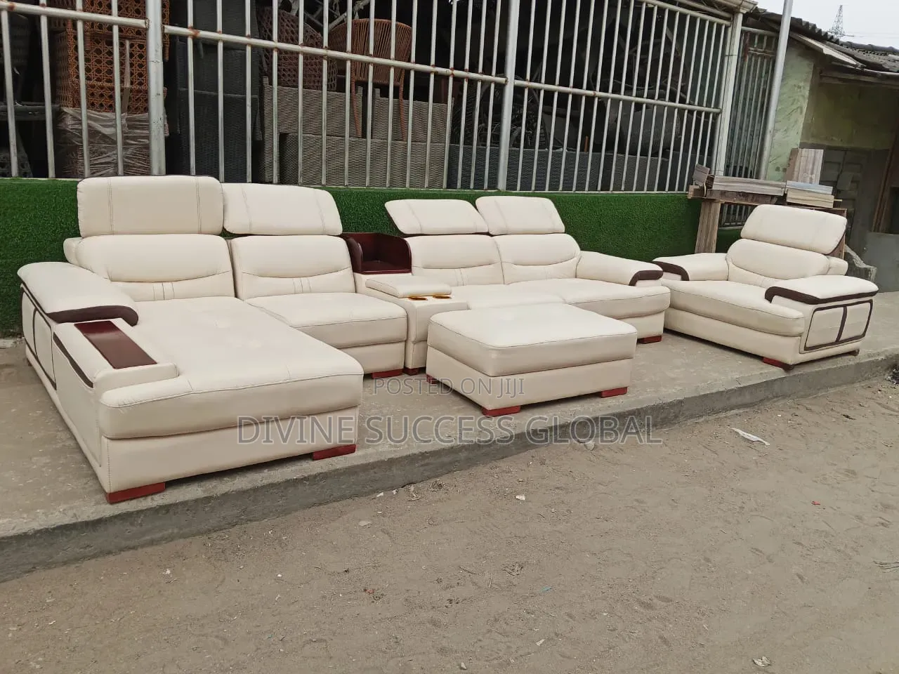 Luxury Top Quality Sofa Chairs by 7 Seat